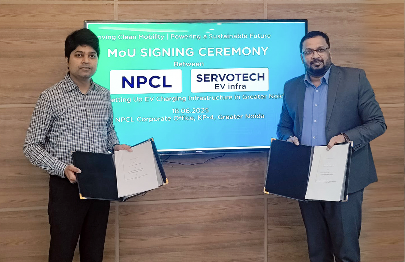 Sanket Srivastava, Head, PMS & Sustainability, NPCL, and Prem Prakash, CEO, Incharz at the time of MoU signing ceremony